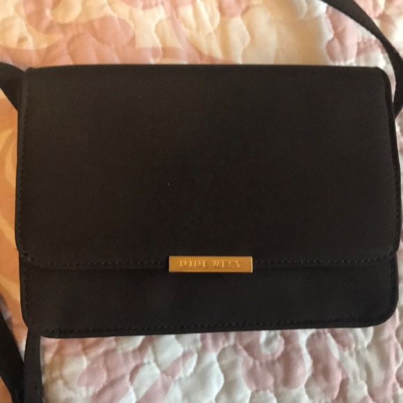 BRAND NEW Nine West cross body purse - Picture 2 of 8